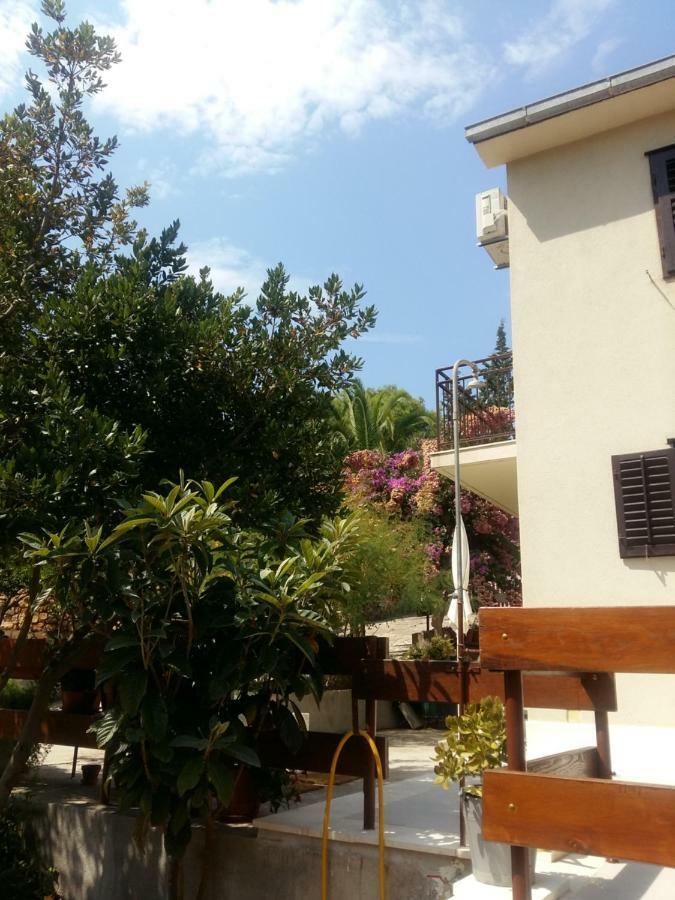 Manda Ljubetić Apartment Sutivan Bagian luar foto